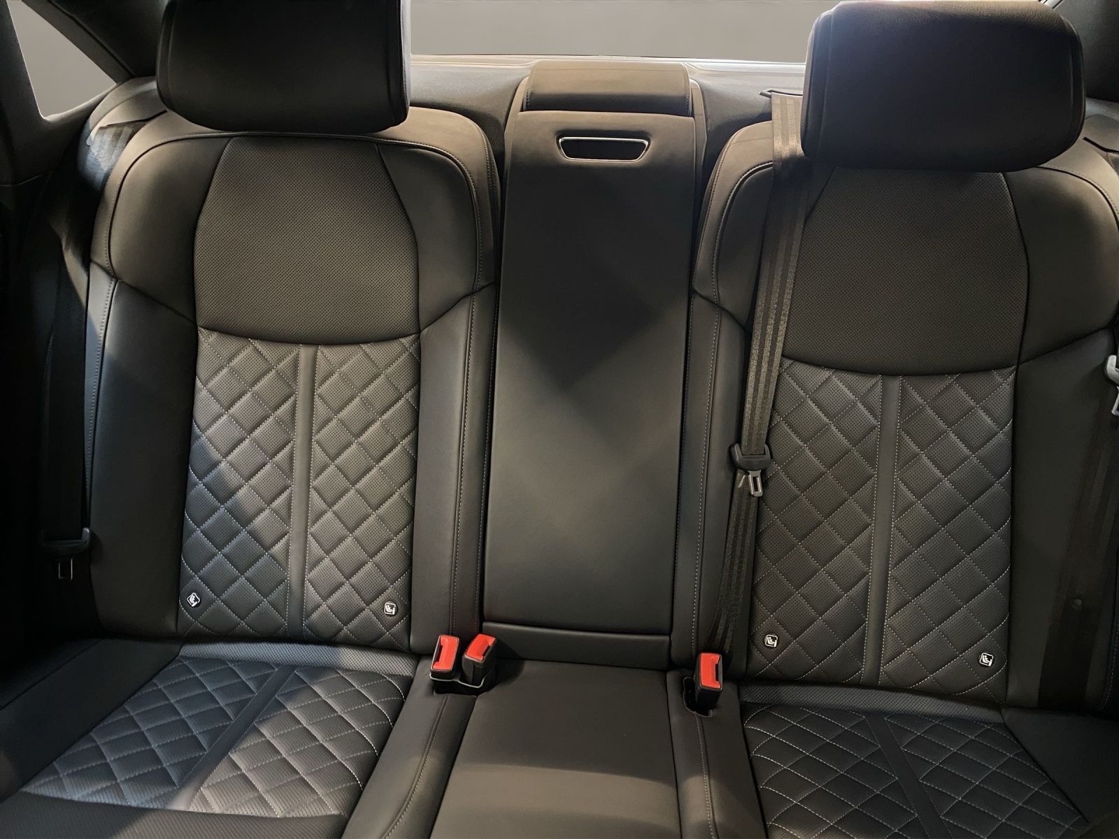 Audi A8 50 3.0 TDI quattro S-line - Samsaru's Car Outlet