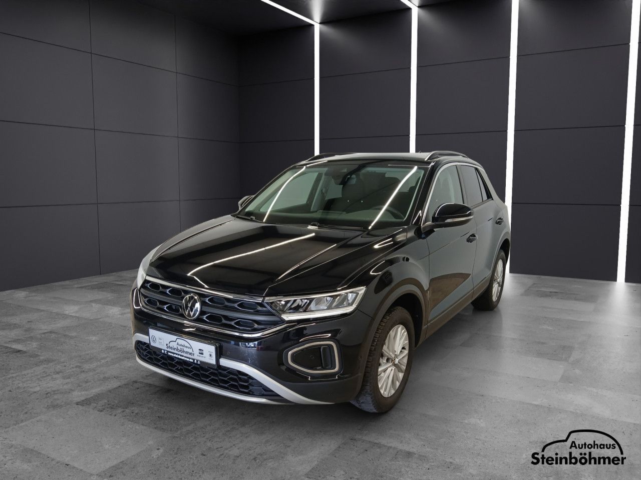 Volkswagen T-ROC Life 1.5TSI DSG - Samsaru's Car Outlet