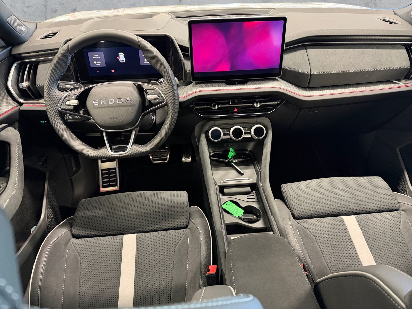 Skoda Kodiaq 1,5 TSI iV SportLine 360° AHK DCC PDC RFK