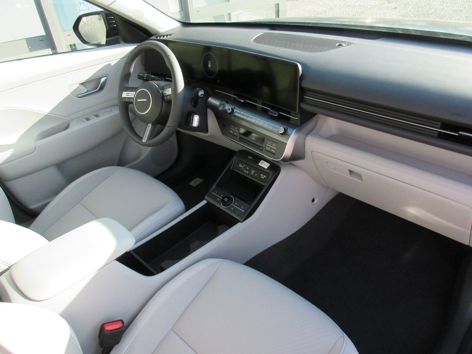 Hyundai Kona 1.6 GDi Hybrid Trend - Samsaru's Car Outlet