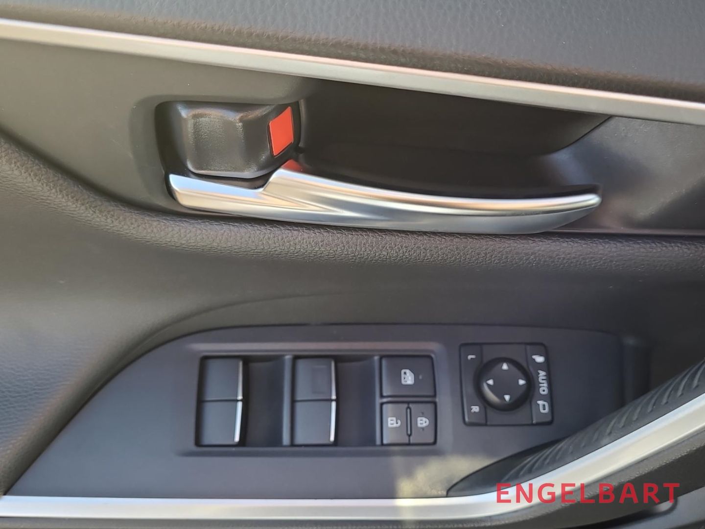 Toyota RAV 4 2.5 Hybrid 4x4 Black Edition  Navi 360° Ka