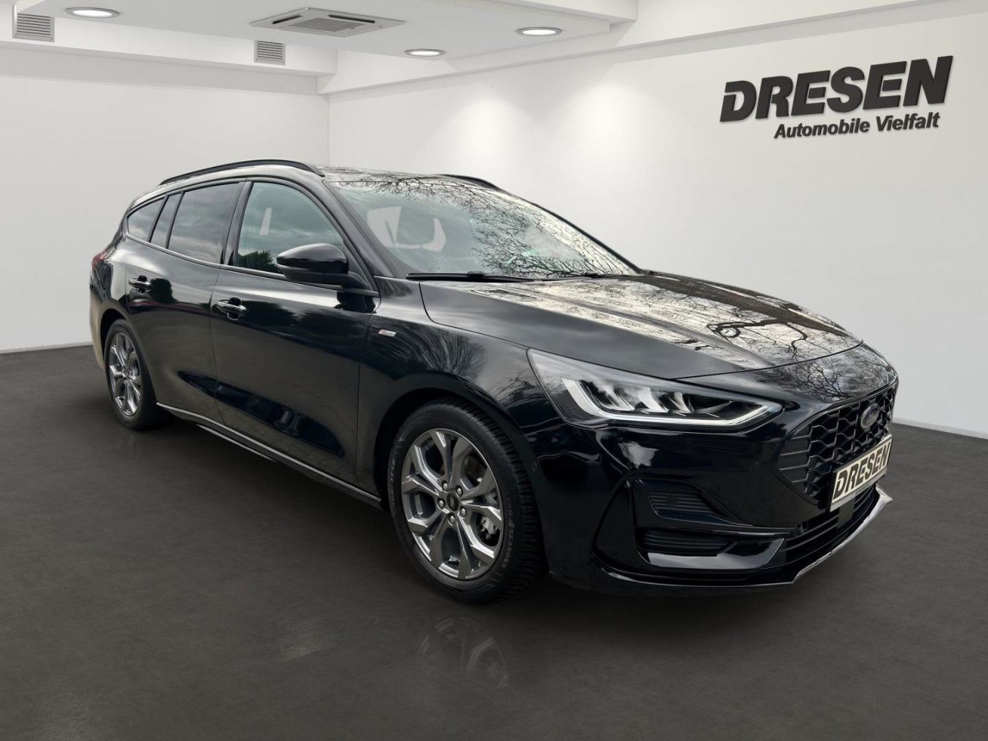 Ford Focus ST-Line X Turnier 1,0l EcoBoost AT AHK-abn