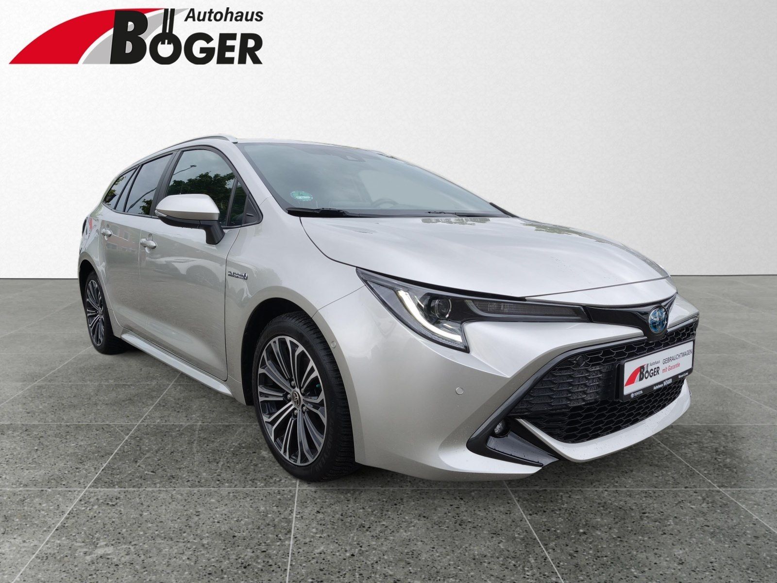 Toyota Corolla Touring Sports 2.0 Hybrid Team D *Allwet - Samsaru's Car Outlet