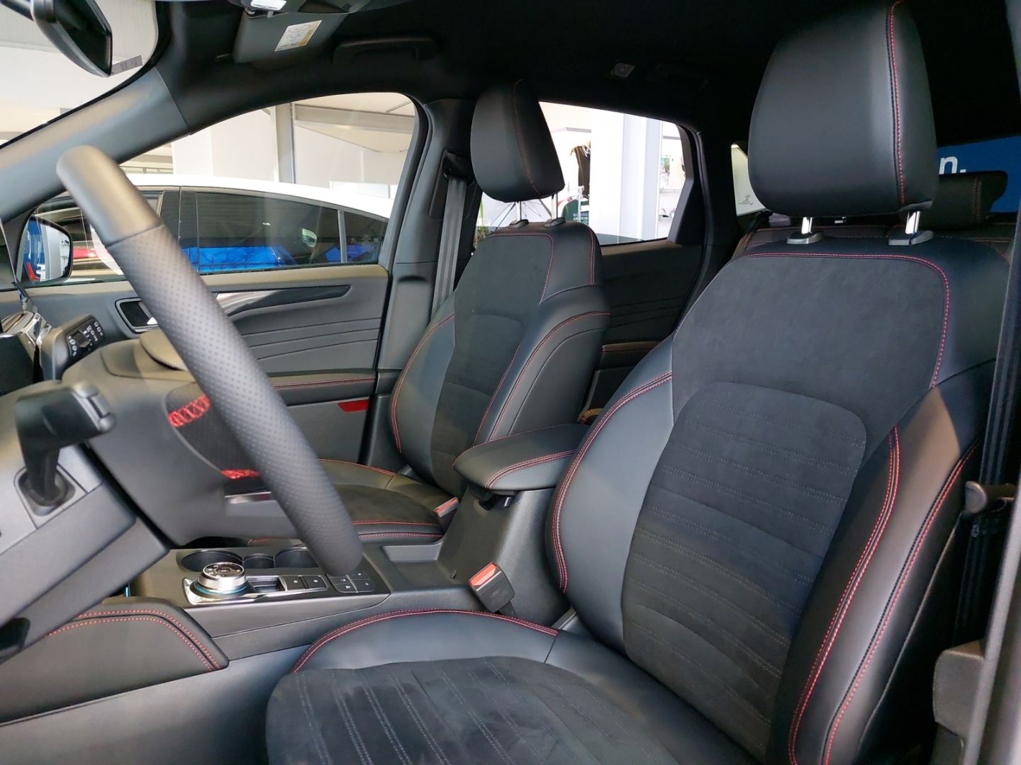 Ford Kuga Graphite Tech Edition PHEV - Samsaru's Car Outlet