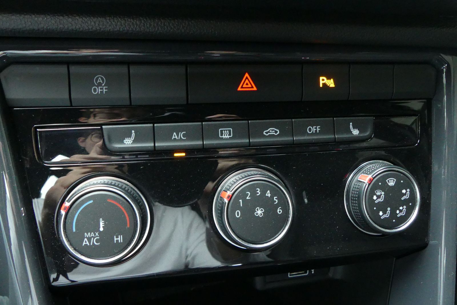 Volkswagen T-Roc Sport 4Motion - Samsaru's Car Outlet