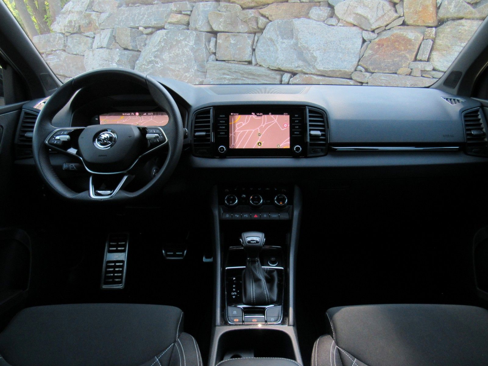 Skoda Karoq 2.0l TDI DSG 4x4 Sportline AHK 360° CANTON