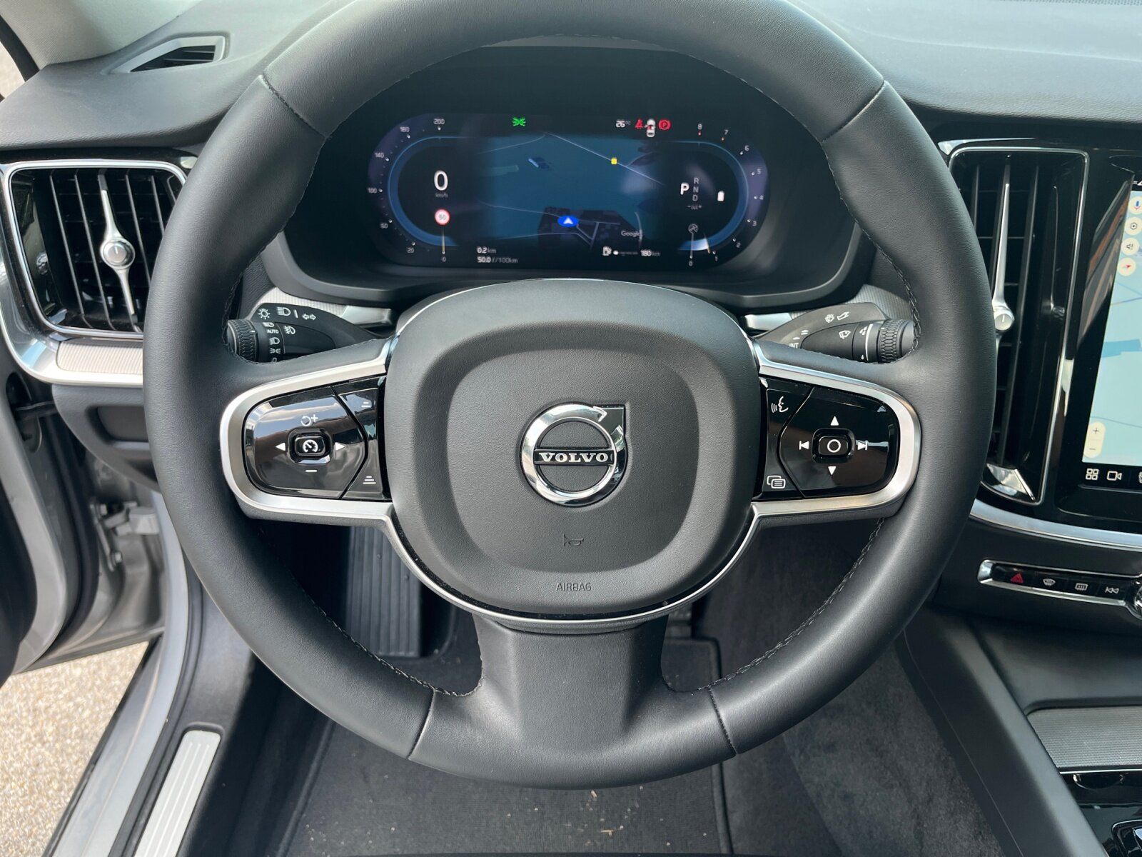 Volvo S60 B4 Plus Dark AHK+STH+SITZH+RFK+NAVI+TEMPOMAT