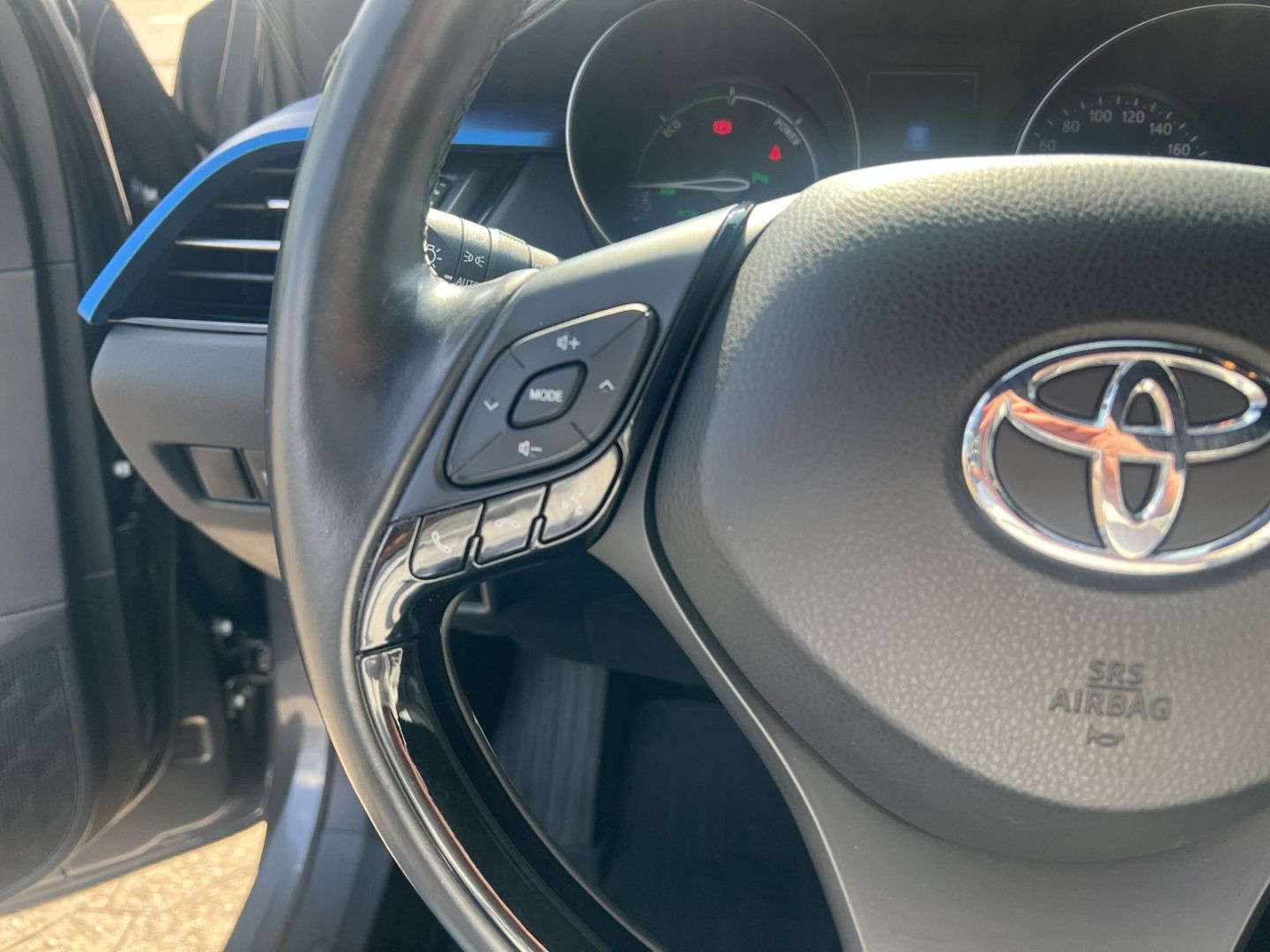 Toyota C-HR Hybrid Style Selection - Samsaru's Car Outlet
