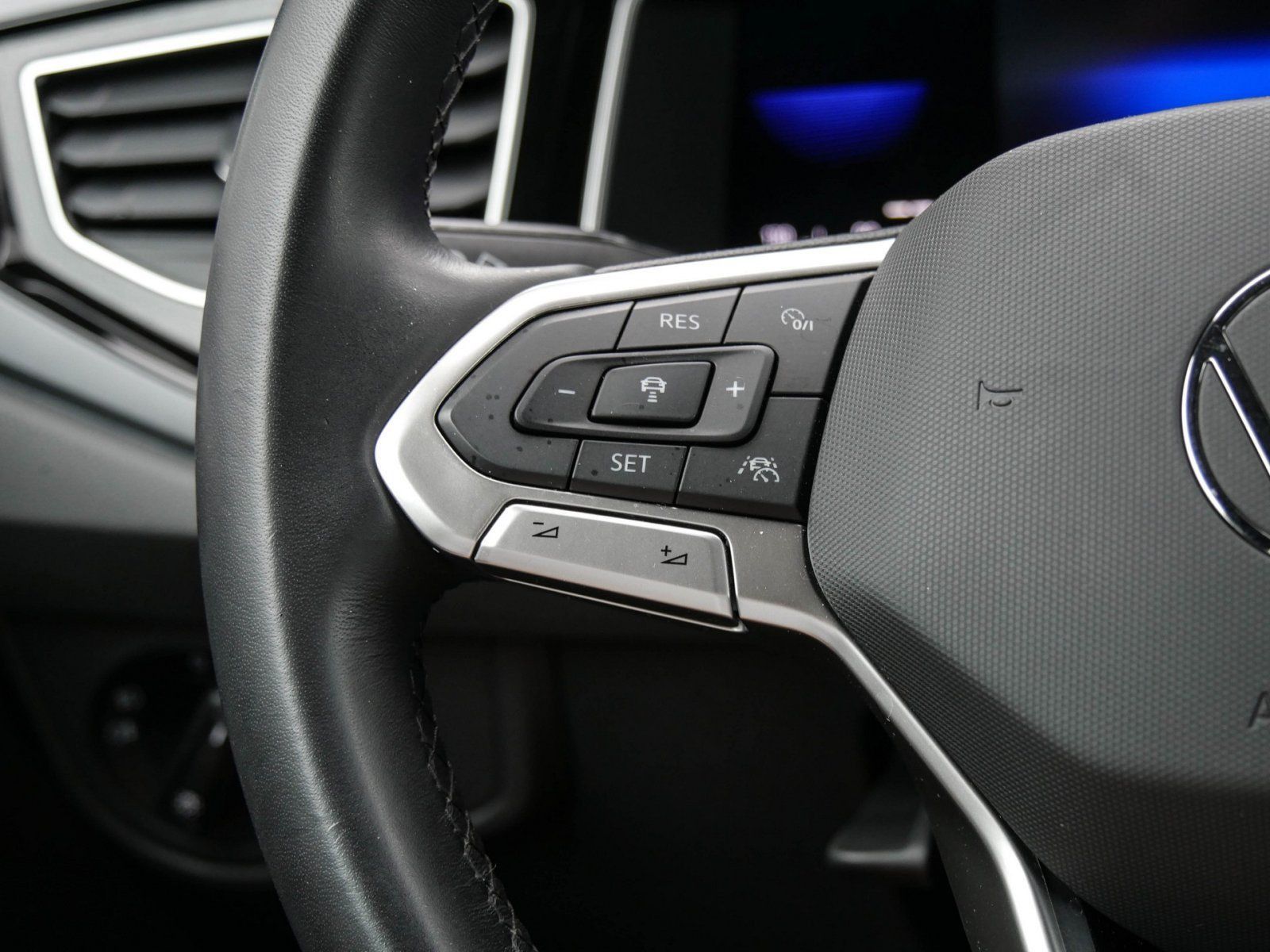 Volkswagen Taigo 1.0 TSI R-Line - Samsaru's Car Outlet