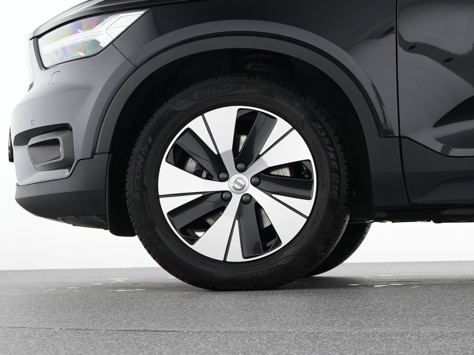 Volvo XC40 B4 Benzin Momentum Pro - Samsaru's Car Outlet