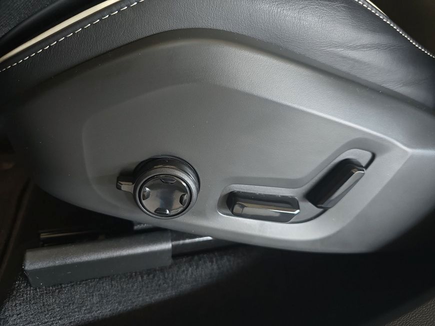 Volvo XC60 B4 B Plus Dark