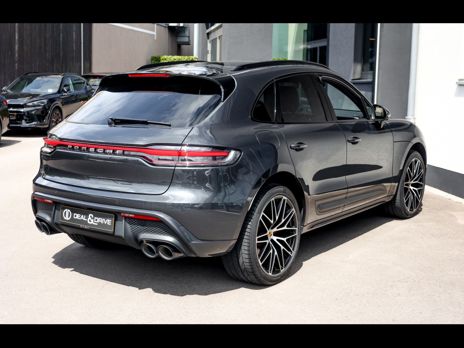 Porsche Macan III S PDK - Samsaru's Car Outlet