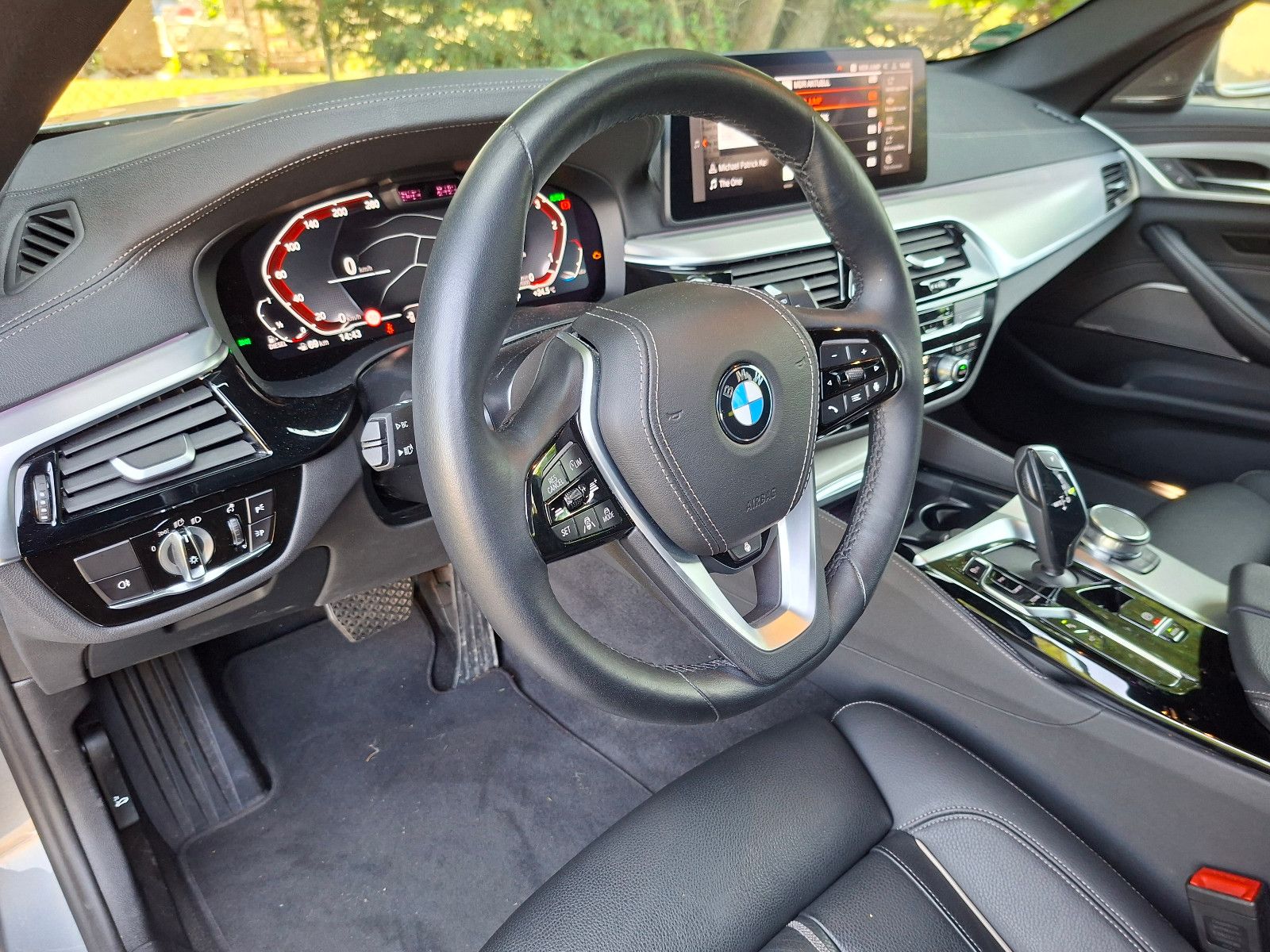 BMW 530d xDrive Touring LuxuryLine+360°CAM+PANO+ACC+