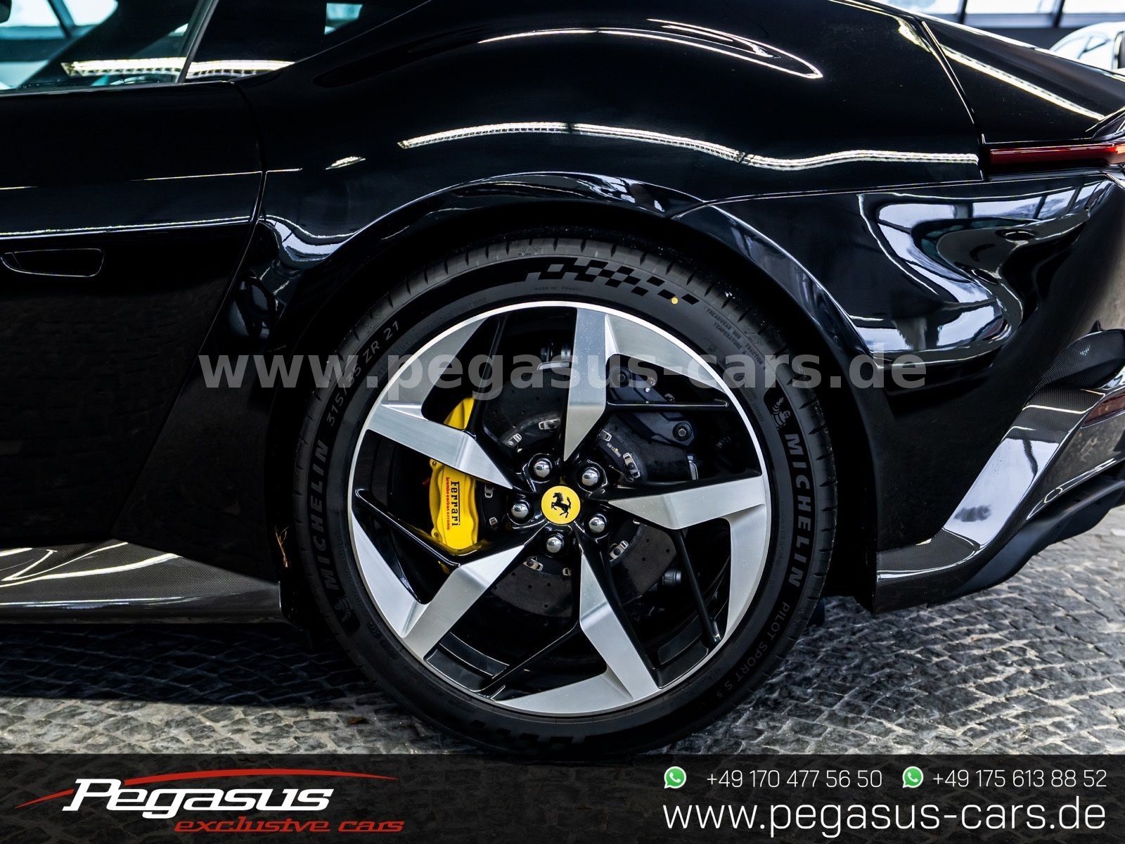 Ferrari 12 Cilindri CARBON*KAMERA*LIFT*PANORAMA*