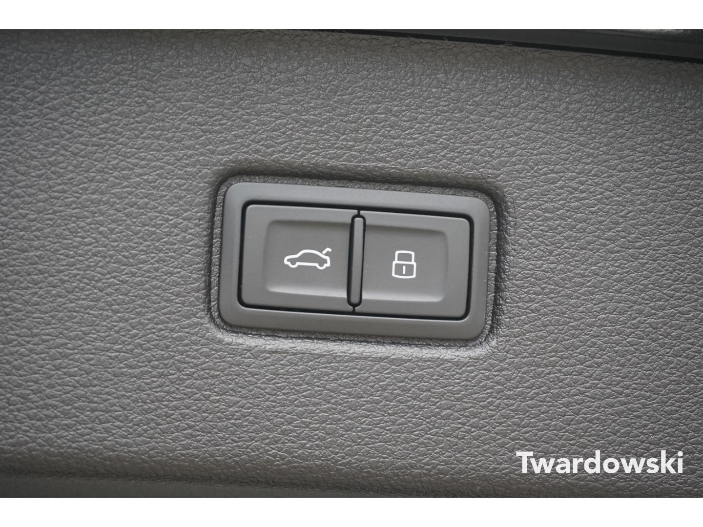 Audi Q7 S line 7-Sitzer Pano AHK Raute B&O 360° STHZ