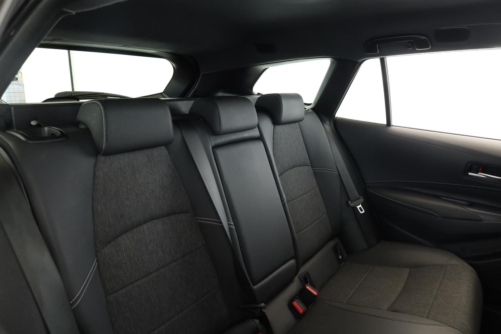 Toyota Corolla Touring Sports 1.8 CVT Team D Navi Kam