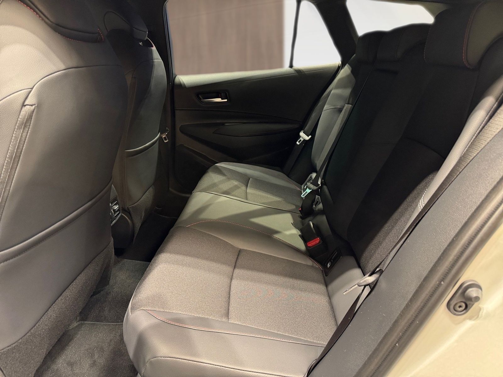 Toyota Corolla Touring s 2.0 GR Sport Kam.+KlimaA+LED