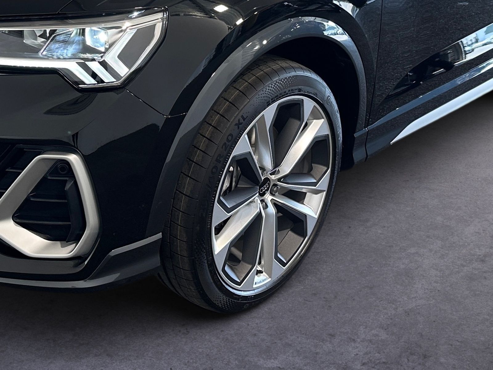 Audi Q3 Sportback 40 TFSI QUATT S LINE - Samsaru's Car Outlet