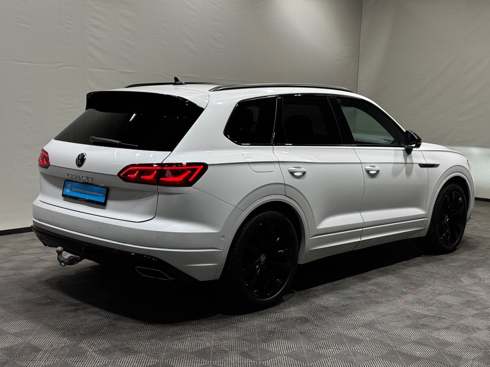 Volkswagen Touareg R-Line Black Style | MATRIX PANO LUFT