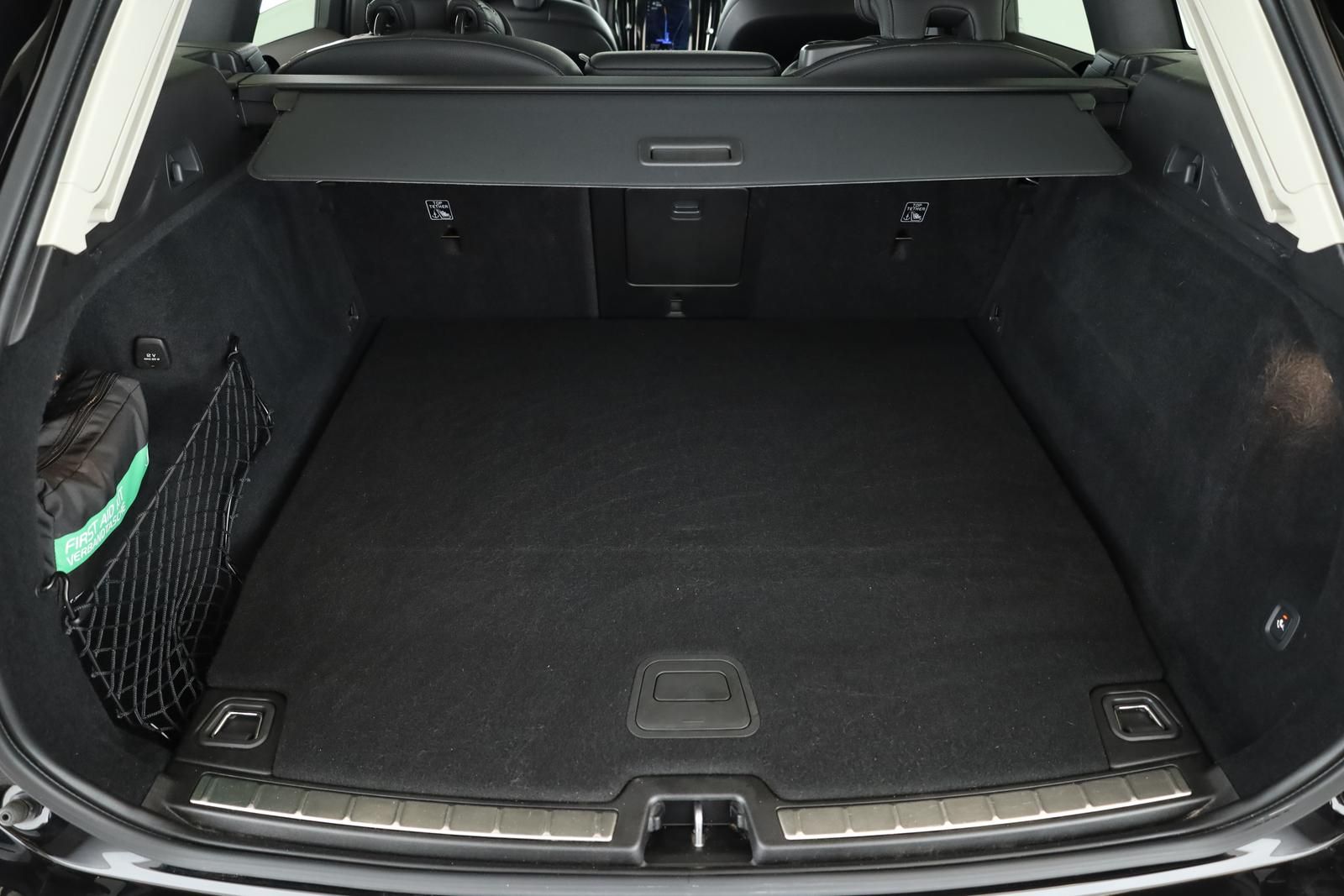 Volvo XC60 Recharge T6 AWD Core Pano Kam STHZ 20" AHK