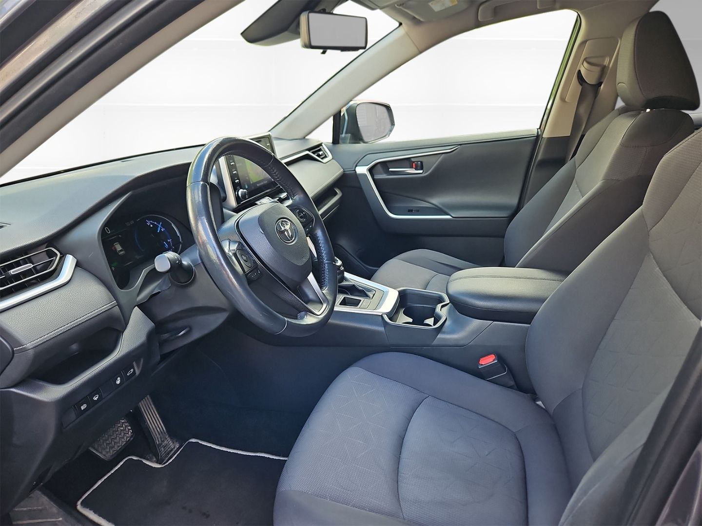 Toyota RAV 4 2.5 Hybrid Club+ - Samsaru's Car Outlet