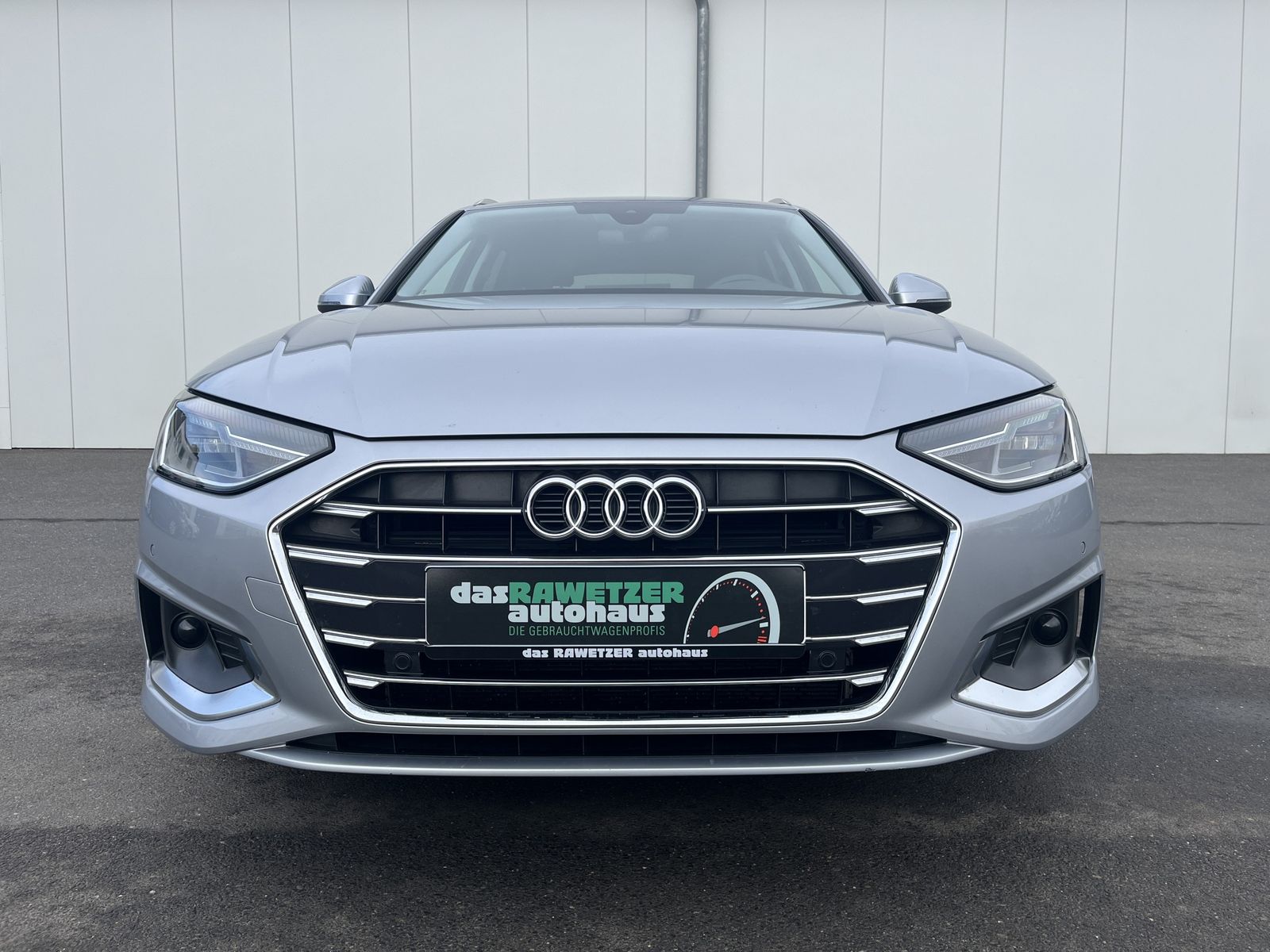Audi A4 Avant 35 2.0 TDI S tronic advanced - Samsaru's Car Outlet