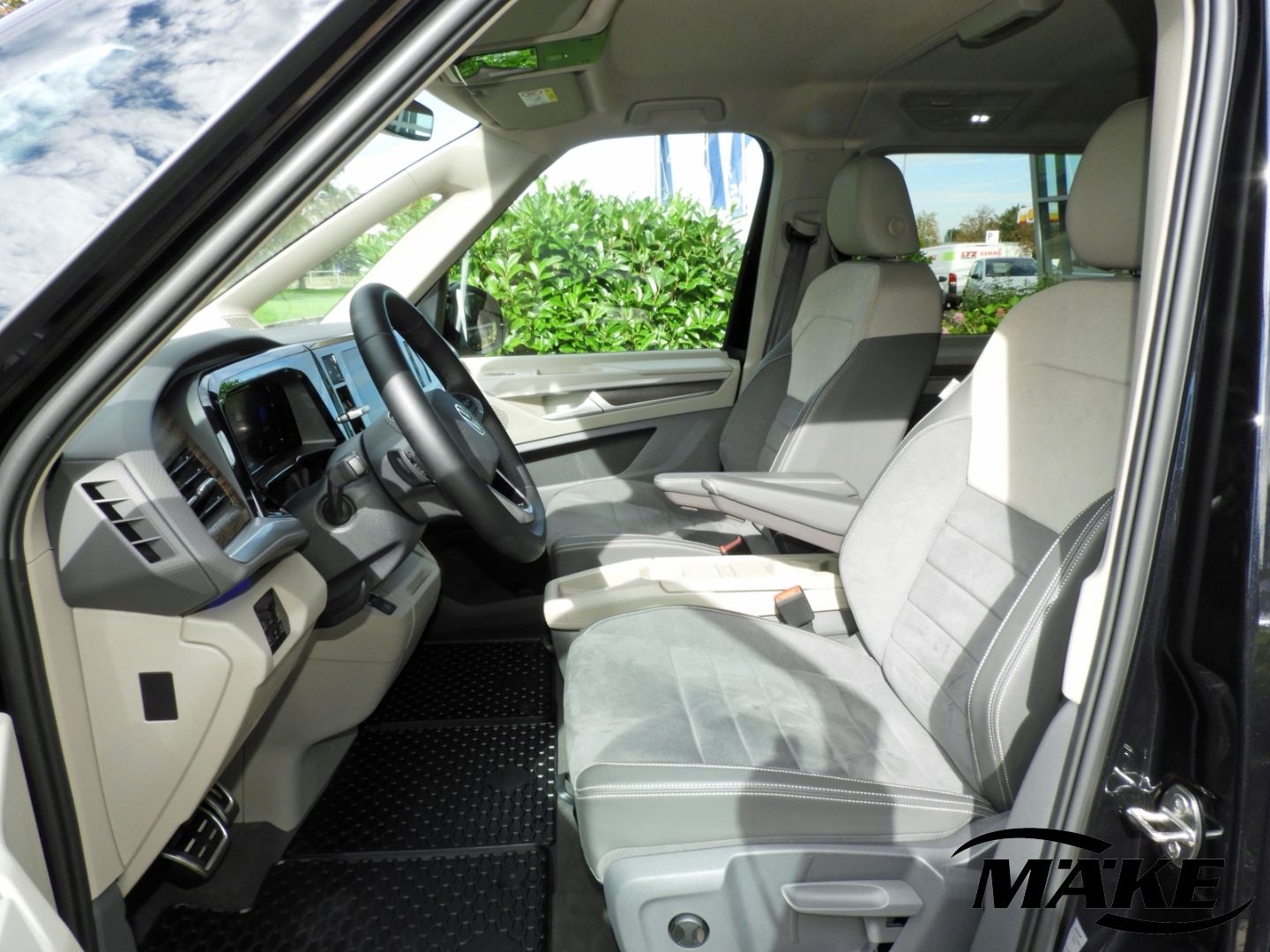 Volkswagen T7 Multivan Style 1.4eHybrid DSG - Samsaru's Car Outlet