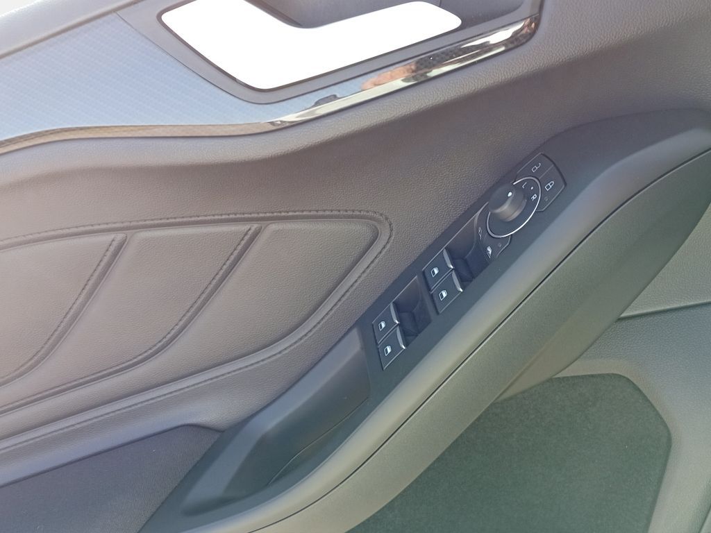 Ford Focus 1.0 EcoBoost Hybrid Aut. ST-LINE X
