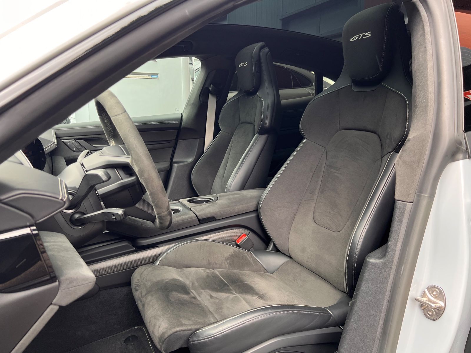 Porsche Taycan GTS #SPORT DESIGN CARBON! PDCC! PSCB 21"!