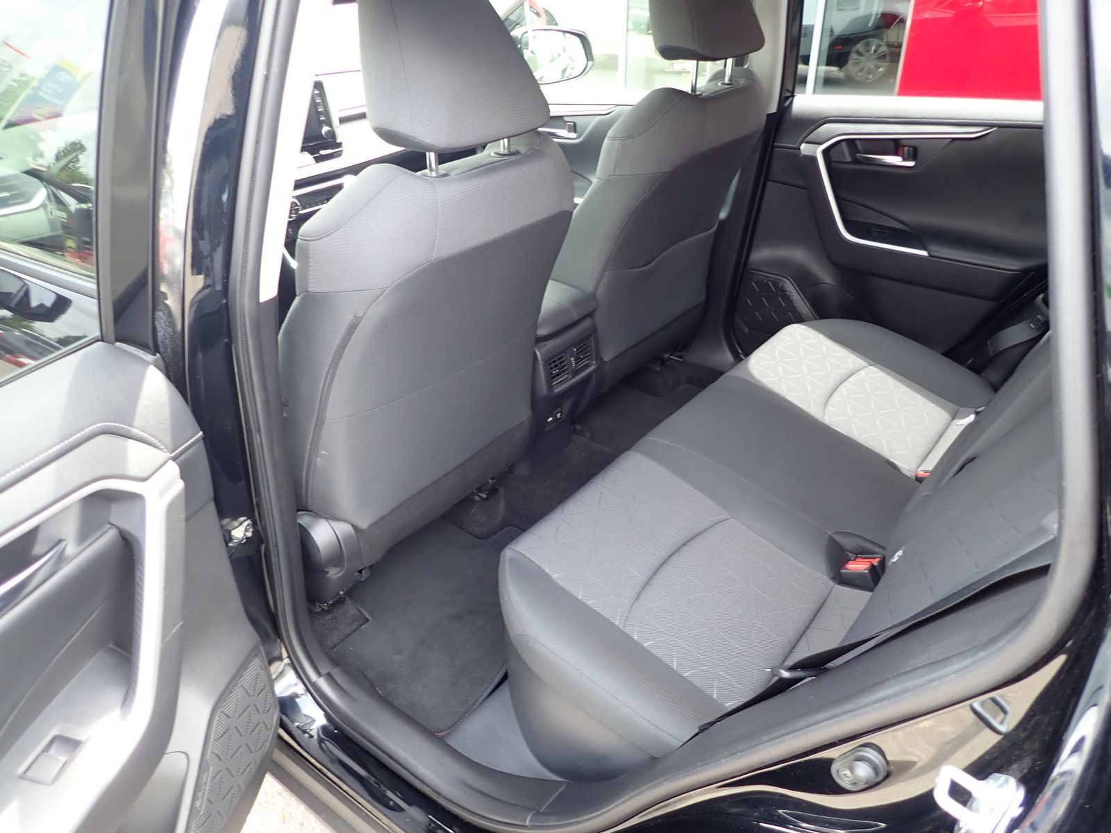Toyota RAV 4 Hybrid - Samsaru's Car Outlet