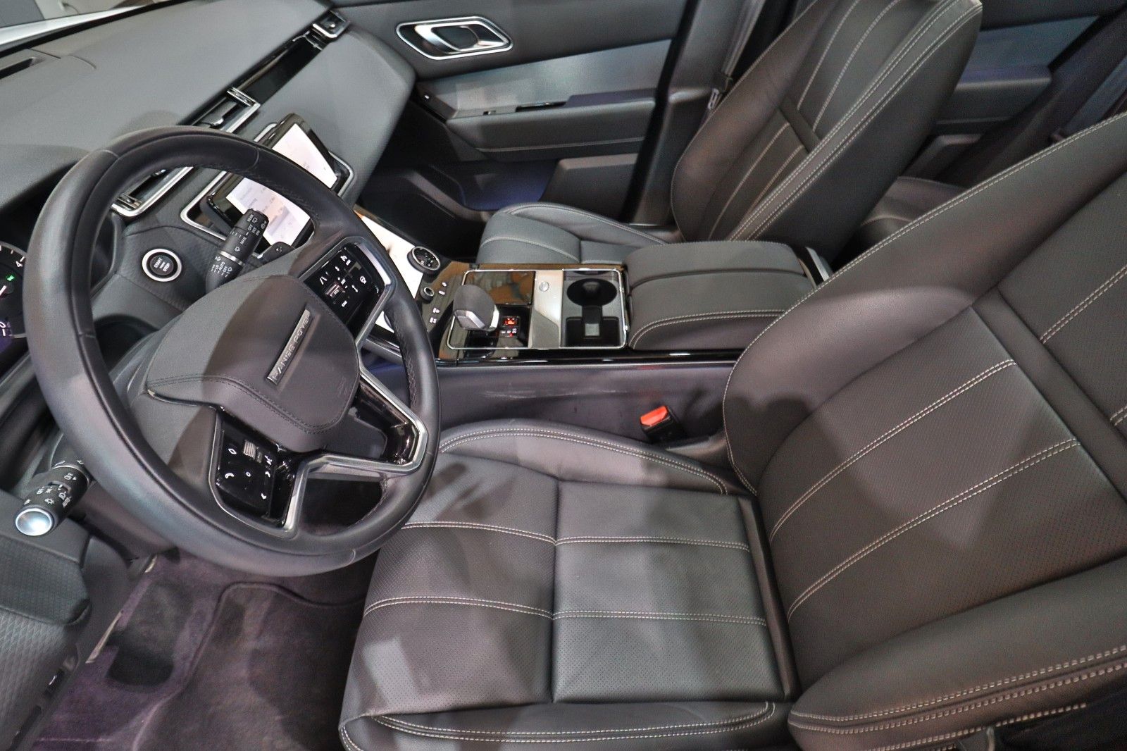 Range Rover Velar 300 R-Dynamic SE - Samsaru's Car Outlet