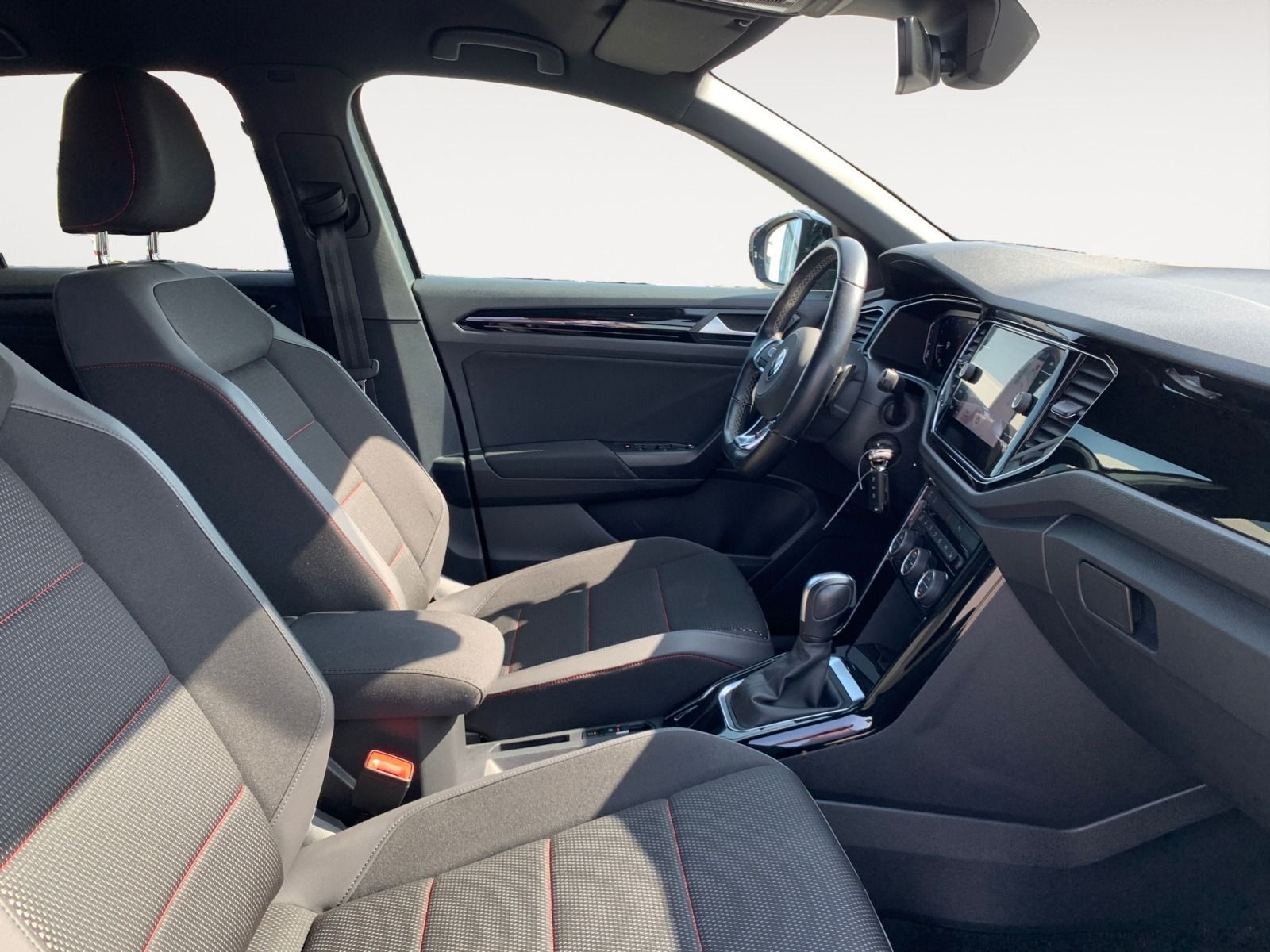 Volkswagen T-Roc 1.5 TSI Sport+Back - Samsaru's Car Outlet