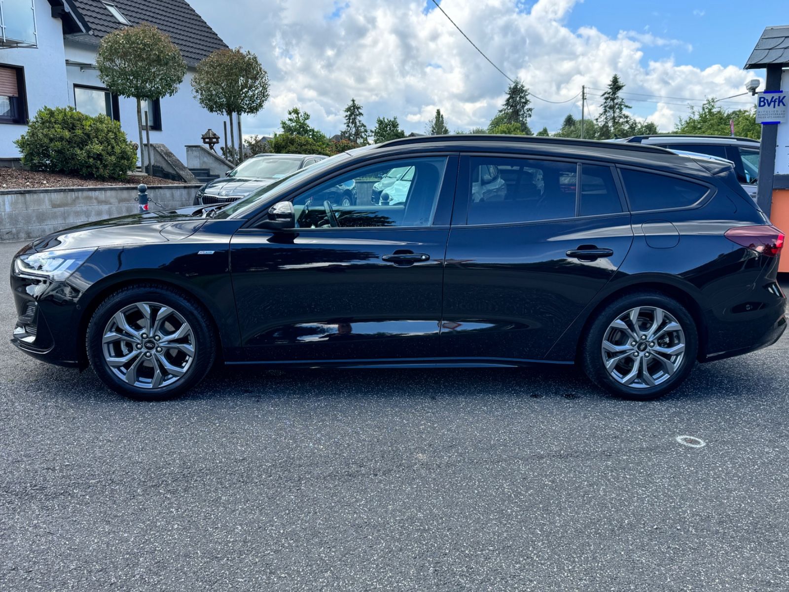 Ford Focus Turnier ST-Line* LED* CAM* AHK*