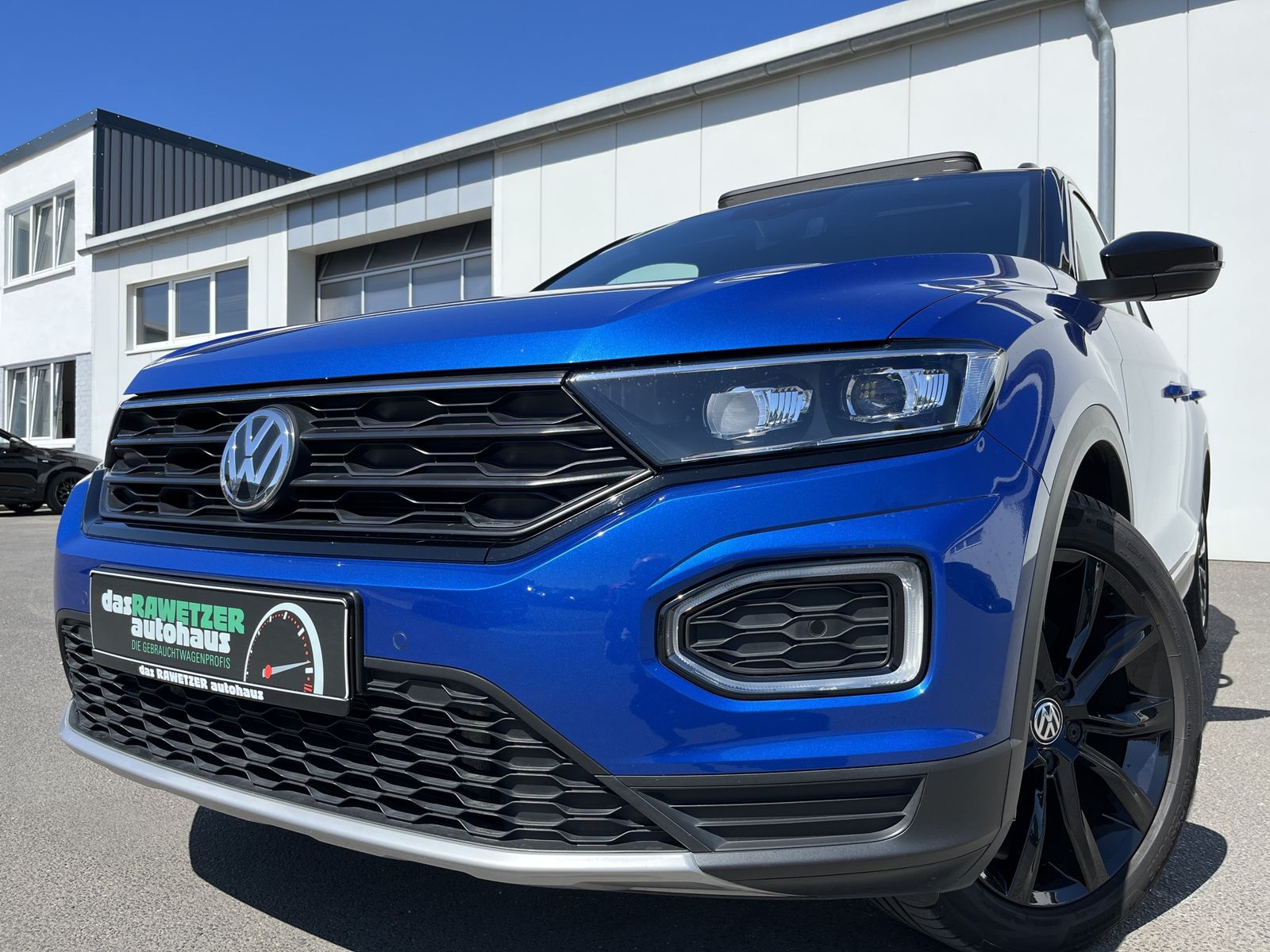 Volkswagen T-Roc 2.0 TSI DSG 4Motion Sport - Samsaru's Car Outlet