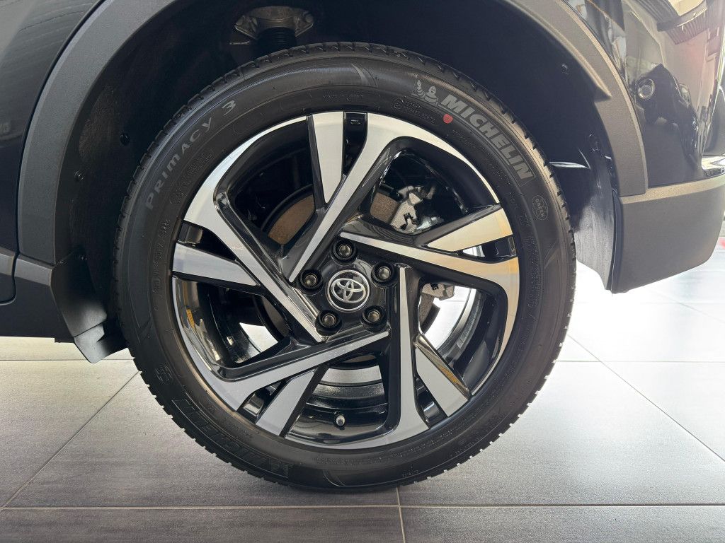 Toyota C-HR 1.8 Hybrid Team - Samsaru's Car Outlet