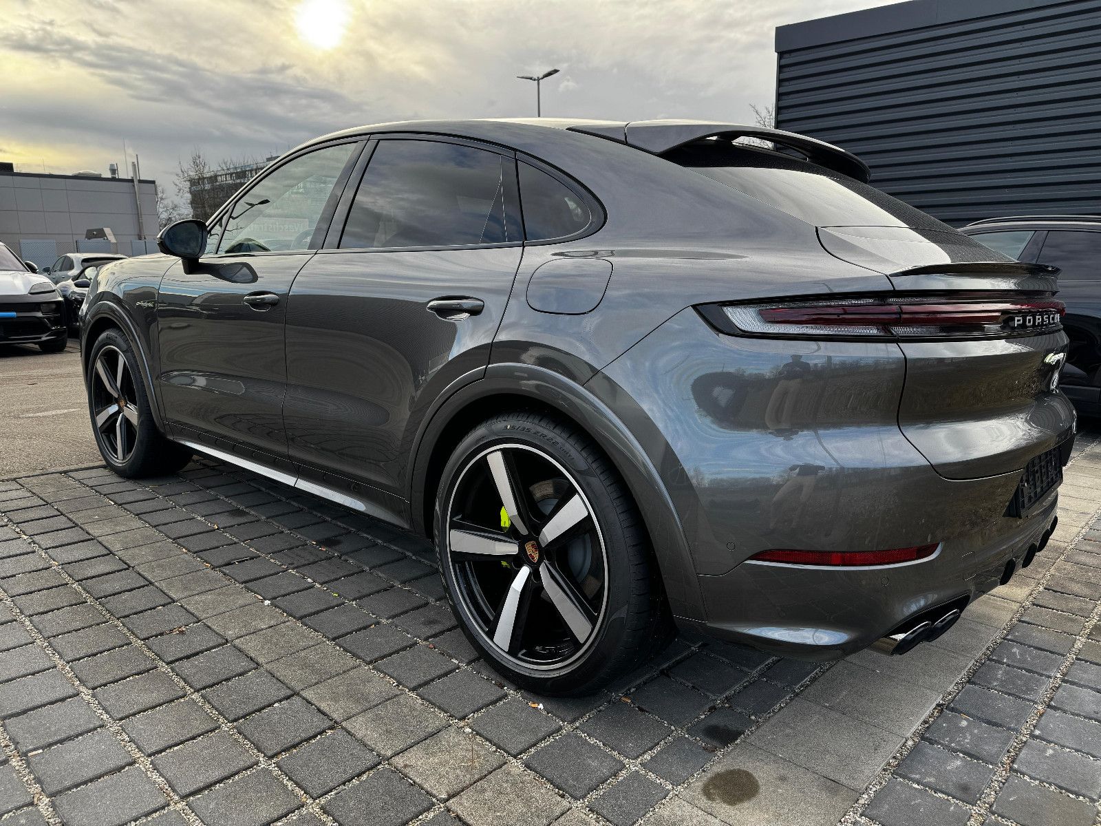 Porsche Cayenne Coupe Hybrid*SportDesign*SPORTABGAS*4xTV