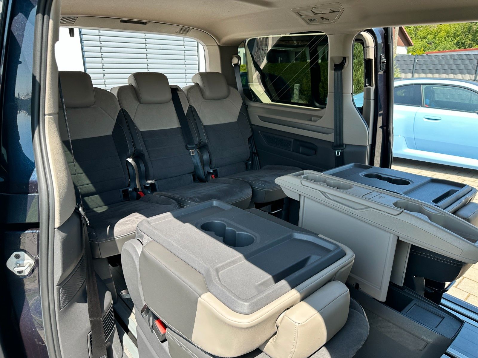 Volkswagen T7 Multivan 2.0 TDI - Samsaru's Car Outlet