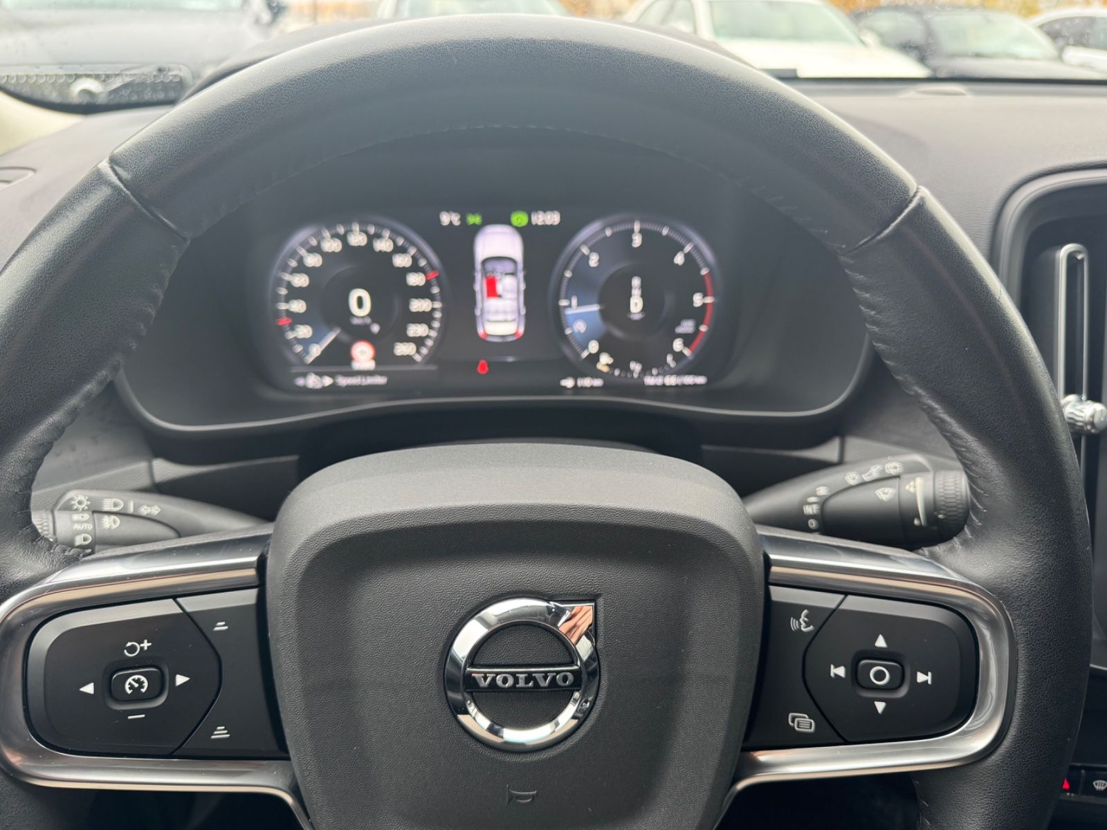 Volvo XC 40  Momentum**Navi+Winter+Kamera**