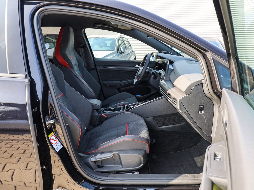 Volkswagen Golf VIII GTI Clubsport DSG - Samsaru's Car Outlet