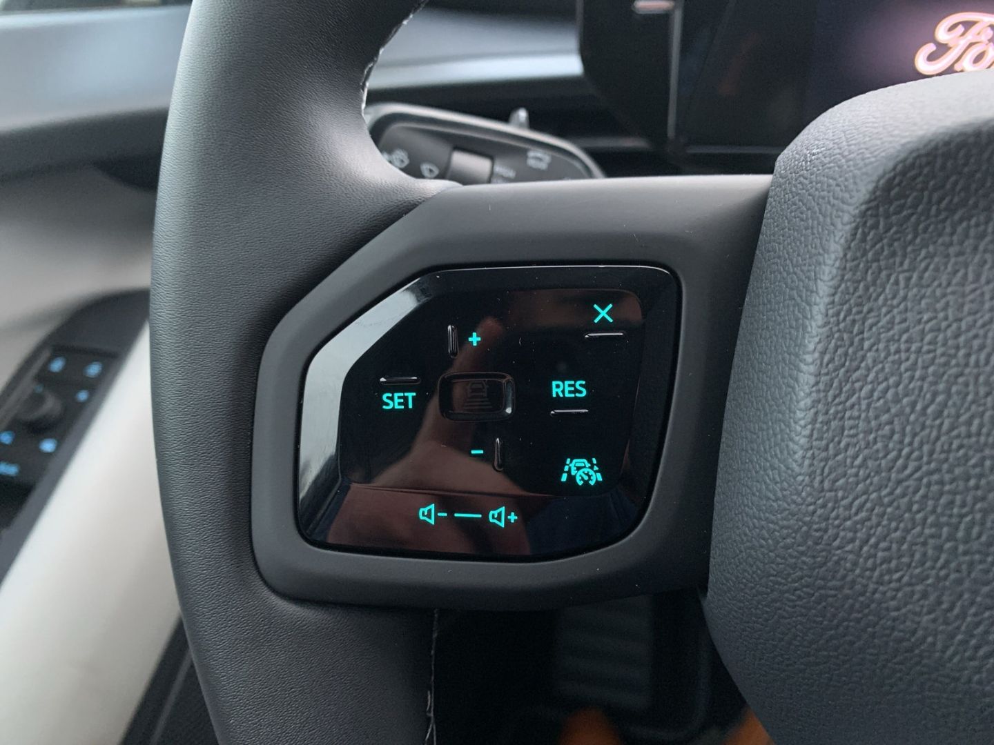 Ford Explorer RWD Extended Range HUD AHK-el. klappb.