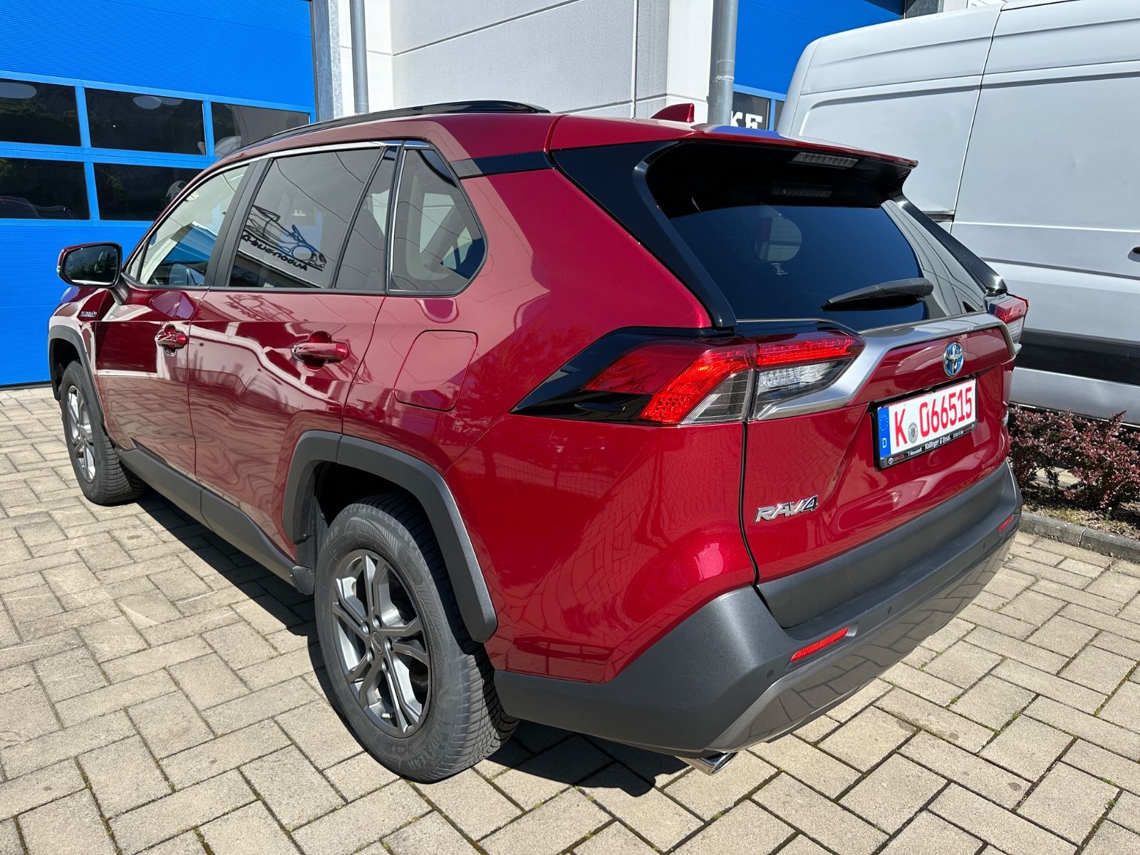 Toyota RAV 4 2.5 Hybrid 4x4 - Samsaru's Car Outlet