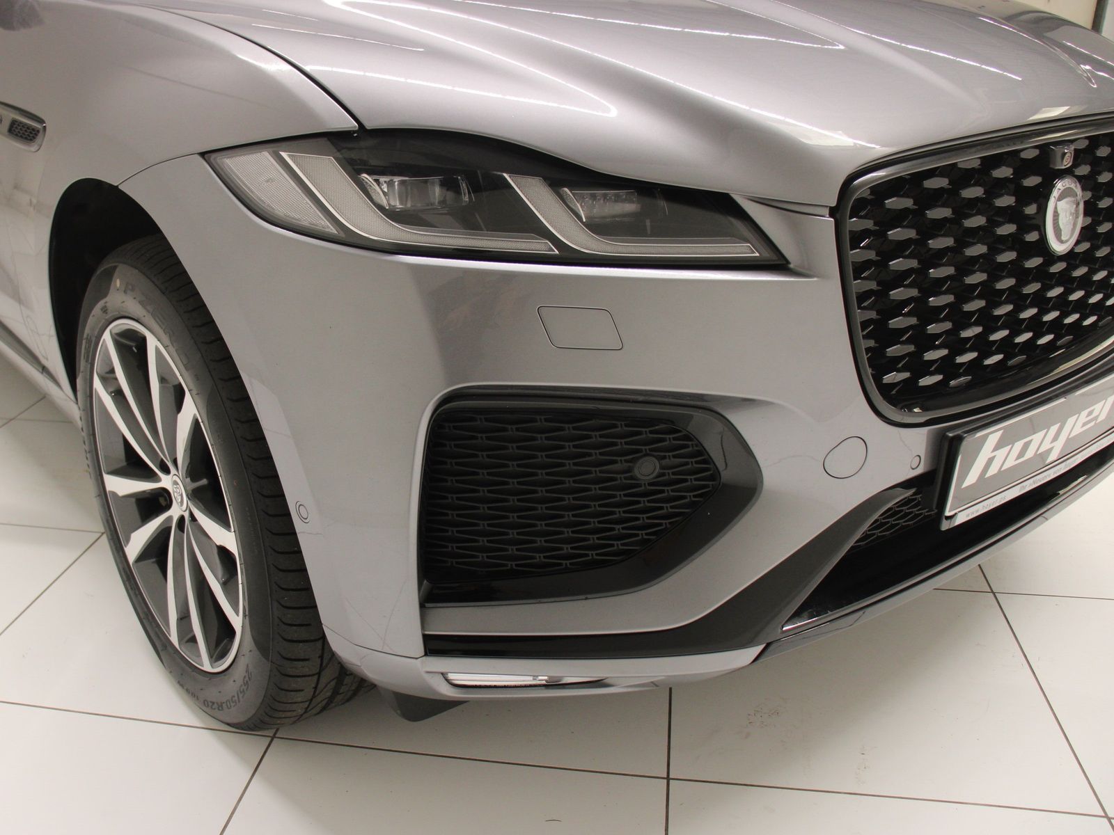 Jaguar F-Pace D300 AWD R-Dynamic SE inkl. Winterkomplet