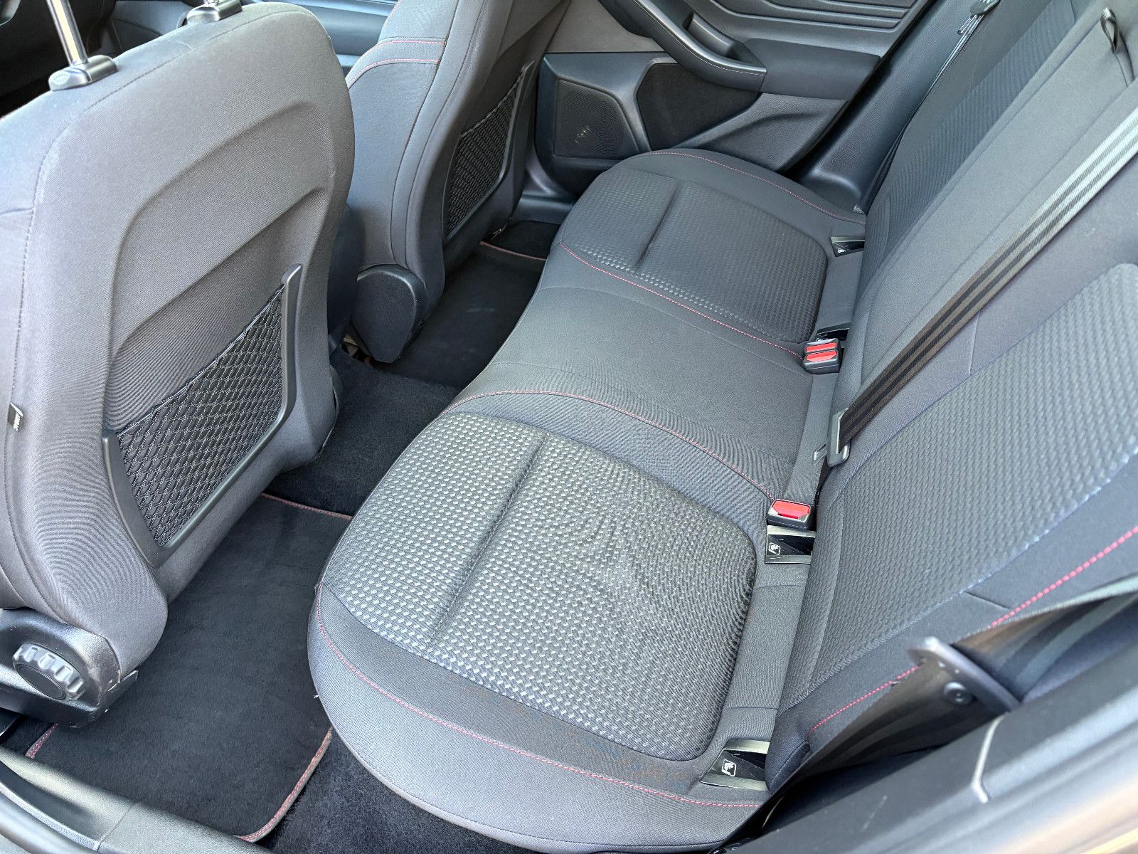 Ford Focus Turnier ST-Line X AHK NAVI LED PANO-SD EHK