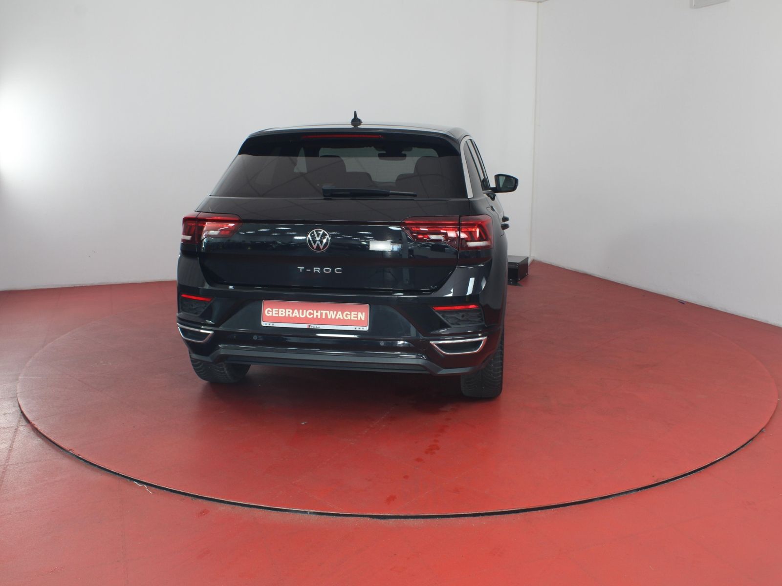 Volkswagen T-Roc R-Line - Samsaru's Car Outlet