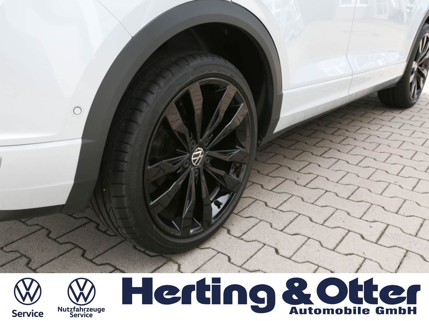 Volkswagen T-Roc R-Line - Samsaru's Car Outlet