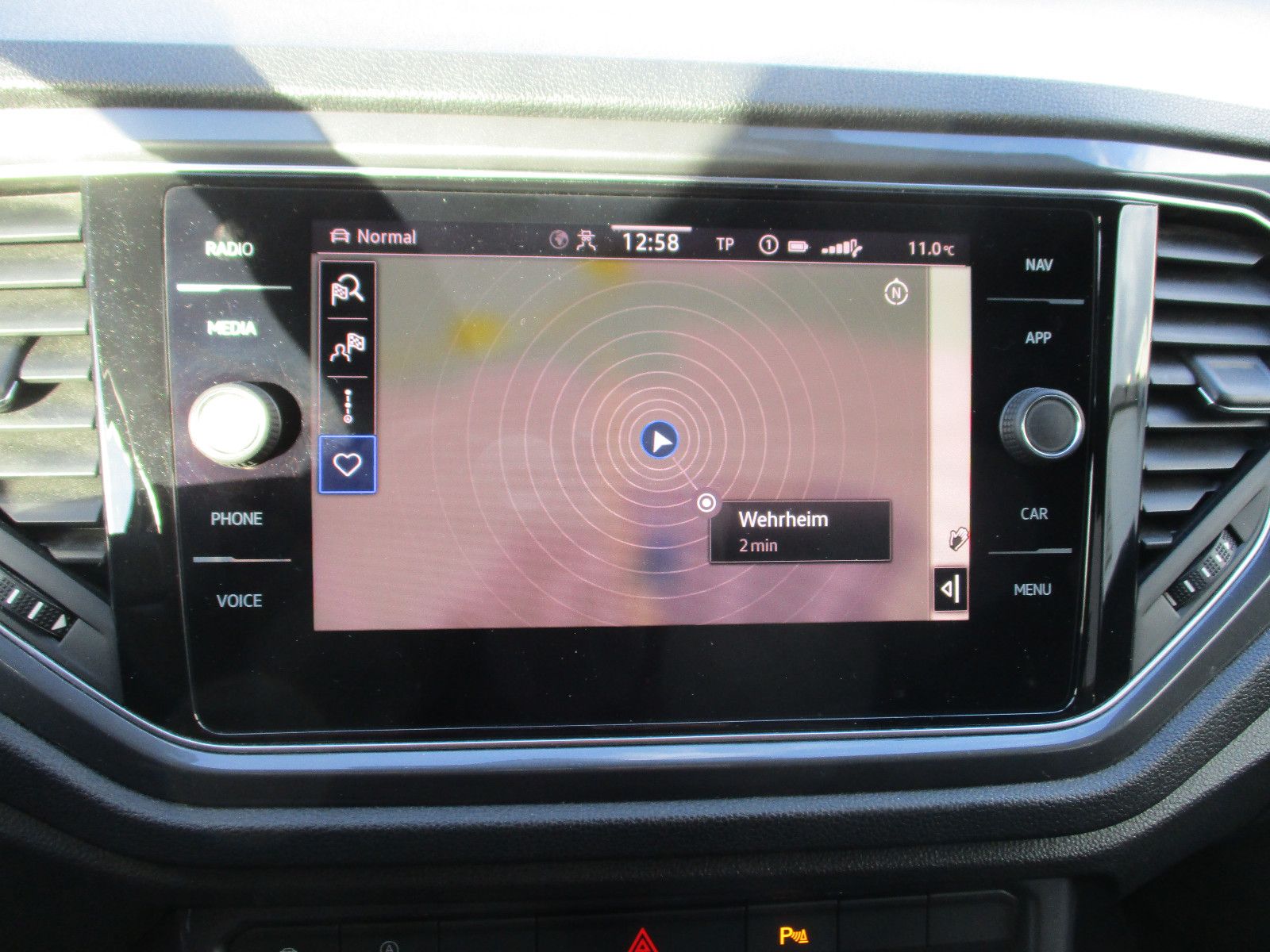 Volkswagen T-Roc Sport - Samsaru's Car Outlet