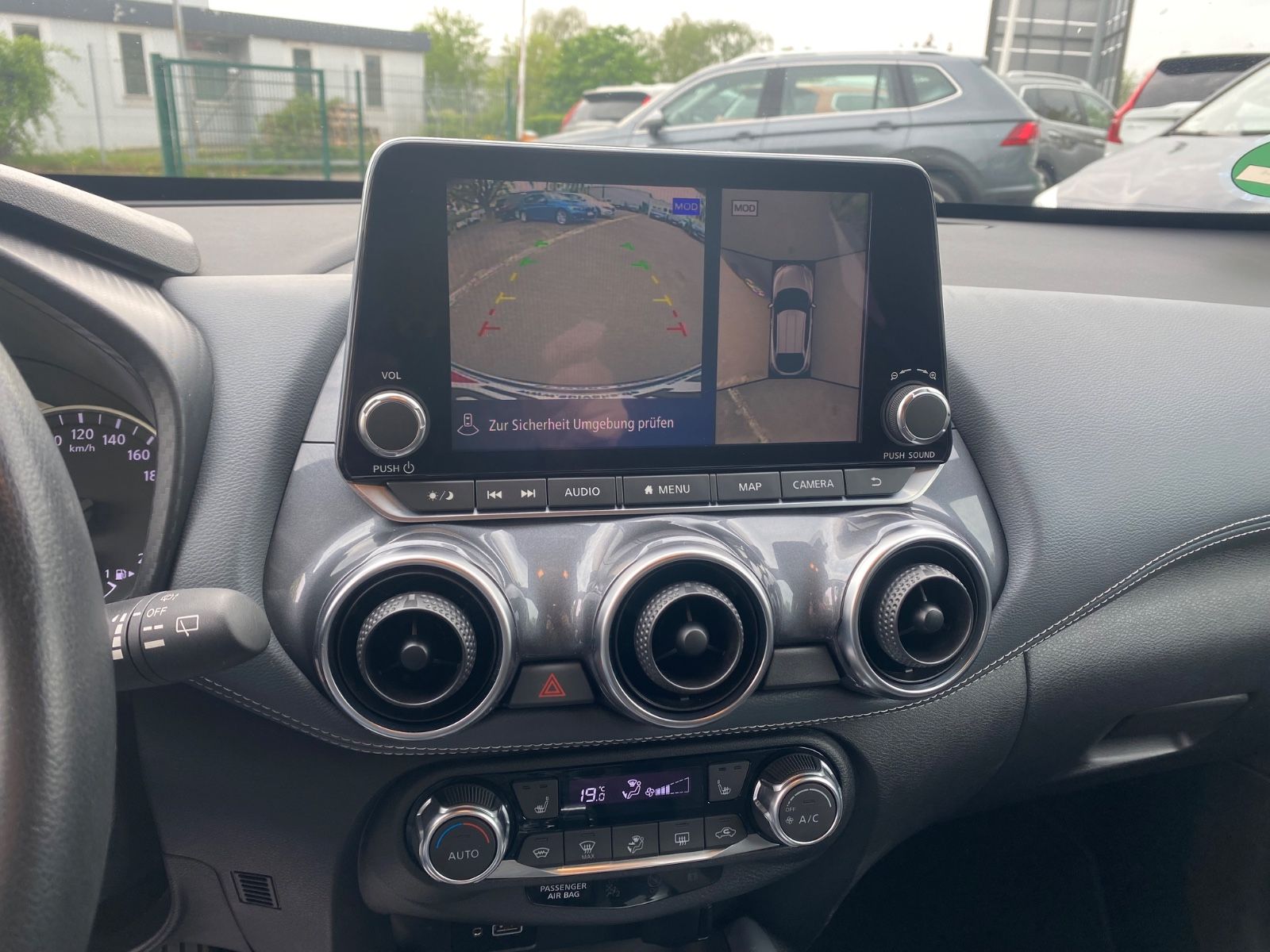 Nissan Juke N-Connecta - Samsaru's Car Outlet