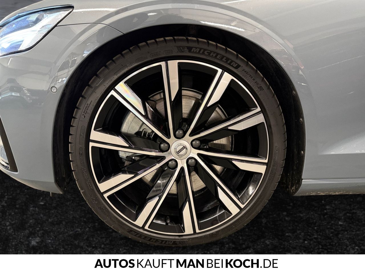 Volvo S60 B5 AWD Ultimate Dark STHz PANO HUD 360 ALARM