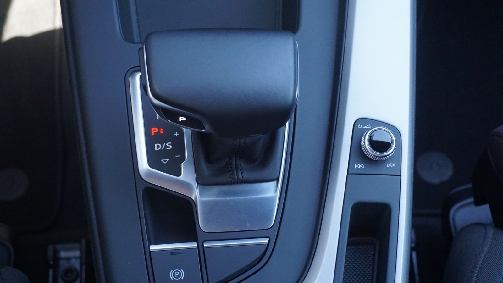 Audi A4 40 quattro S-Line - Samsaru's Car Outlet