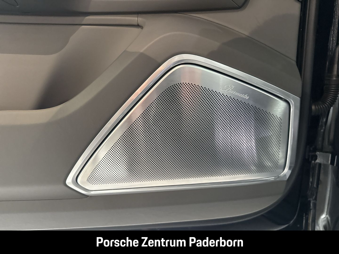 Porsche Cayenne Turbo Burmester Luftfederung LED-Matrix